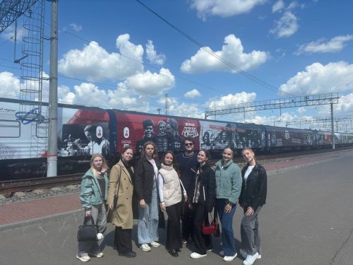 Студенты Университета Льва Толстого встретили «Поезд победы»